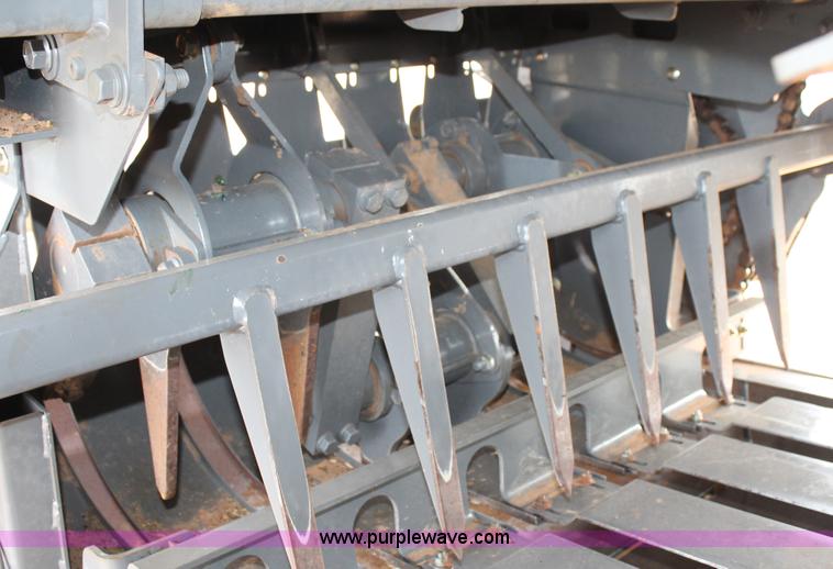 image for item H1538 2007 Massey-Ferguson 2190 large square baler