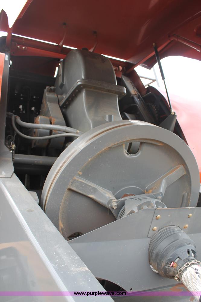 image for item H1538 2007 Massey-Ferguson 2190 large square baler