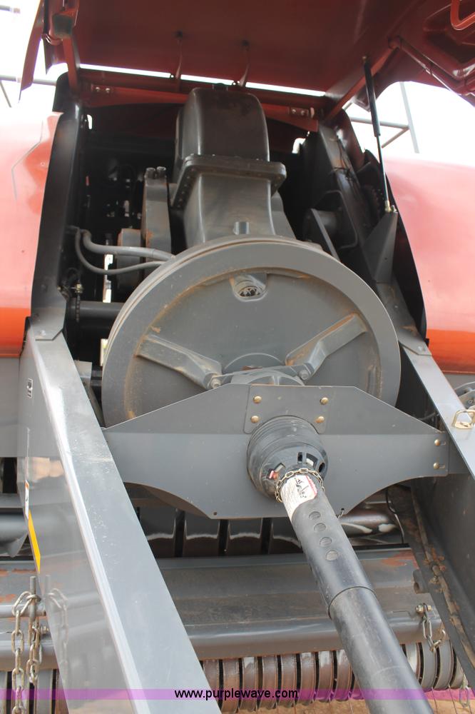 image for item H1538 2007 Massey-Ferguson 2190 large square baler