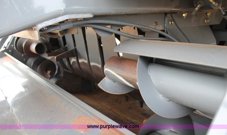 image for item H1538 2007 Massey-Ferguson 2190 large square baler