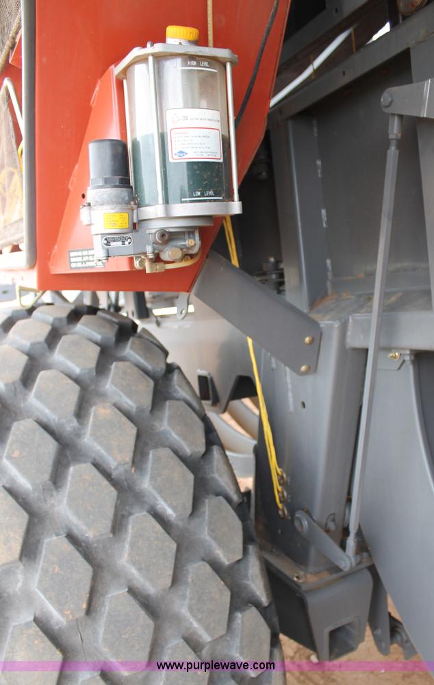 image for item H1538 2007 Massey-Ferguson 2190 large square baler