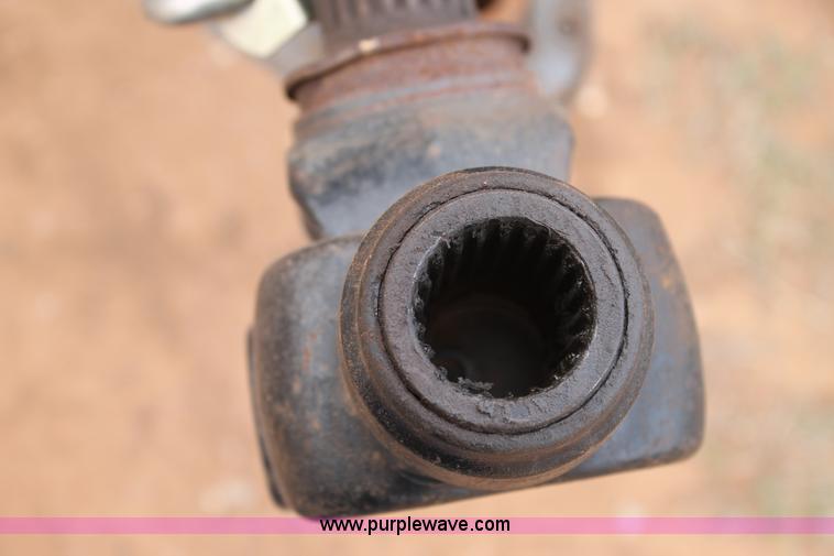 image for item H1538 2007 Massey-Ferguson 2190 large square baler