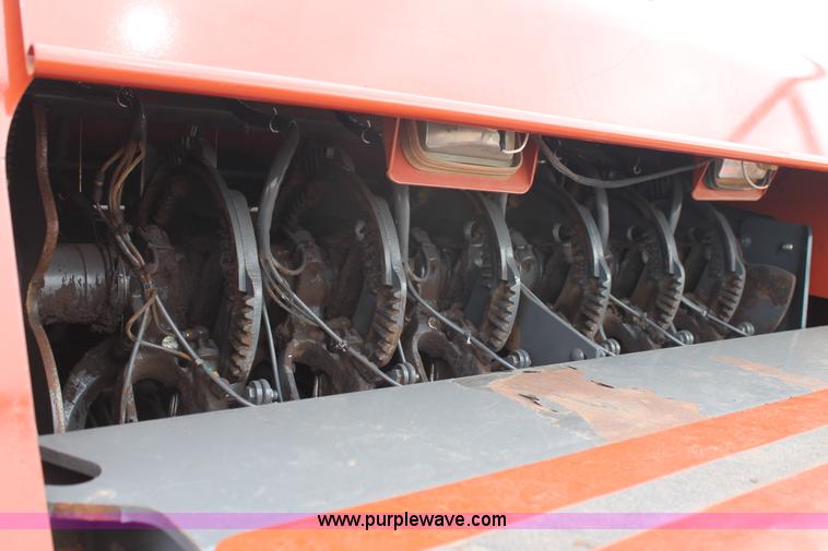 image for item H1538 2007 Massey-Ferguson 2190 large square baler