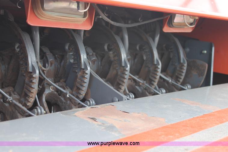 image for item H1538 2007 Massey-Ferguson 2190 large square baler