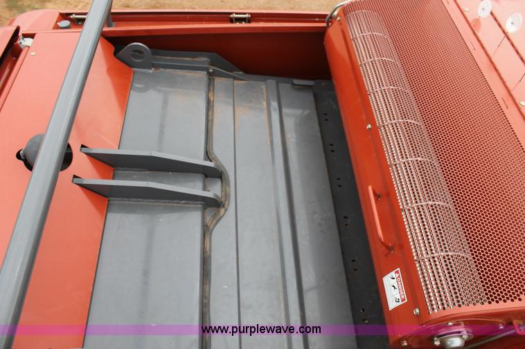 image for item H1538 2007 Massey-Ferguson 2190 large square baler