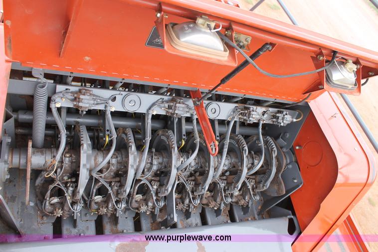 image for item H1538 2007 Massey-Ferguson 2190 large square baler