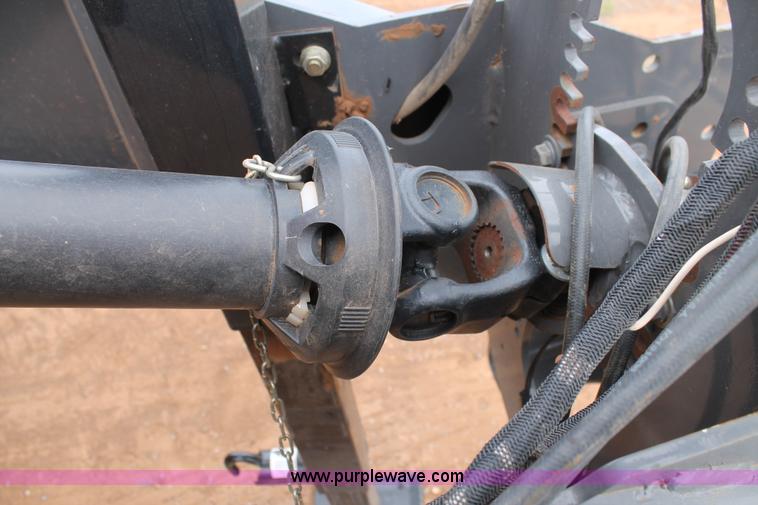 image for item H1538 2007 Massey-Ferguson 2190 large square baler