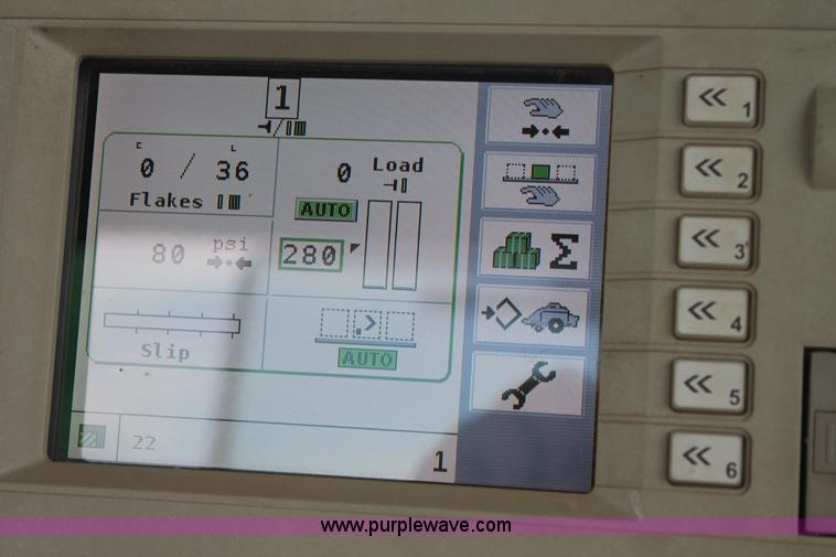 image for item H1538 2007 Massey-Ferguson 2190 large square baler