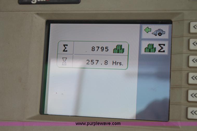 image for item H1538 2007 Massey-Ferguson 2190 large square baler