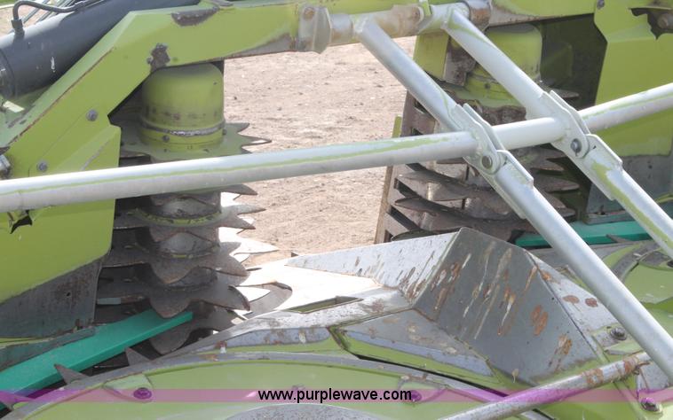 image for item H1539 2011 Claas Orbis 750 forage head