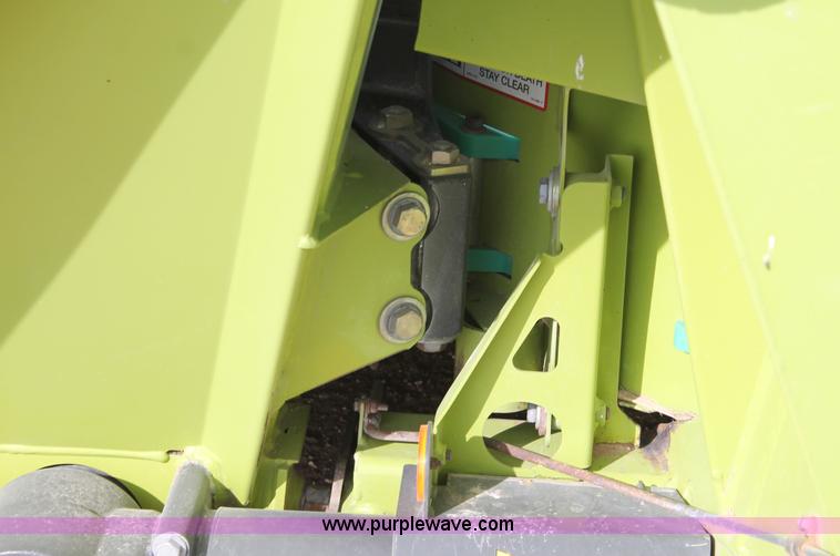 image for item H1539 2011 Claas Orbis 750 forage head