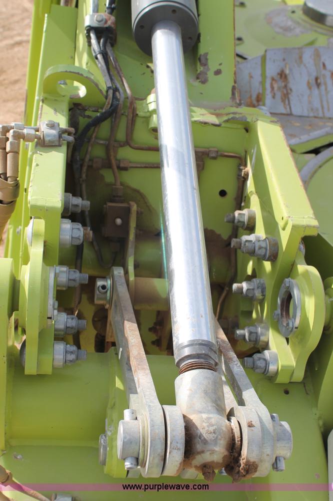 image for item H1539 2011 Claas Orbis 750 forage head