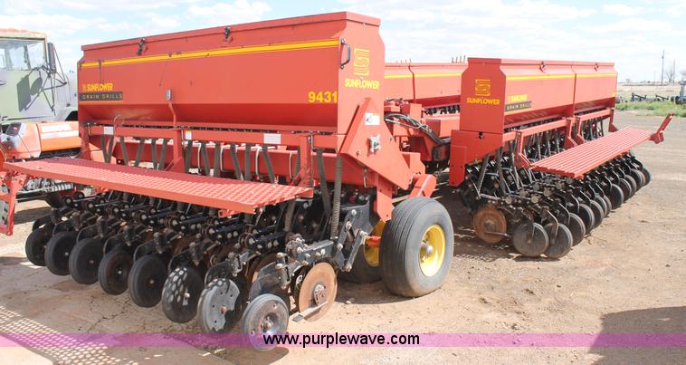 image for item H1546 Sunflower 9431 grain drill
