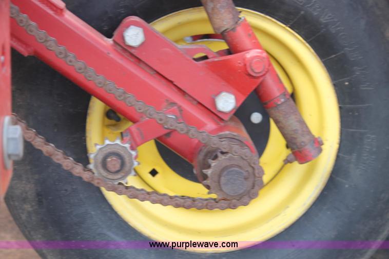 image for item H1546 Sunflower 9431 grain drill