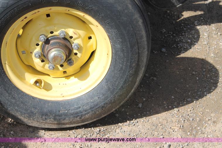 image for item H1546 Sunflower 9431 grain drill