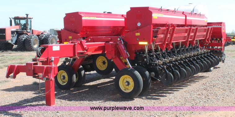 image for item H1558 2009 Sunflower 9434 grain drill