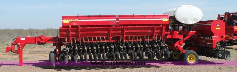 image for item H1558 2009 Sunflower 9434 grain drill