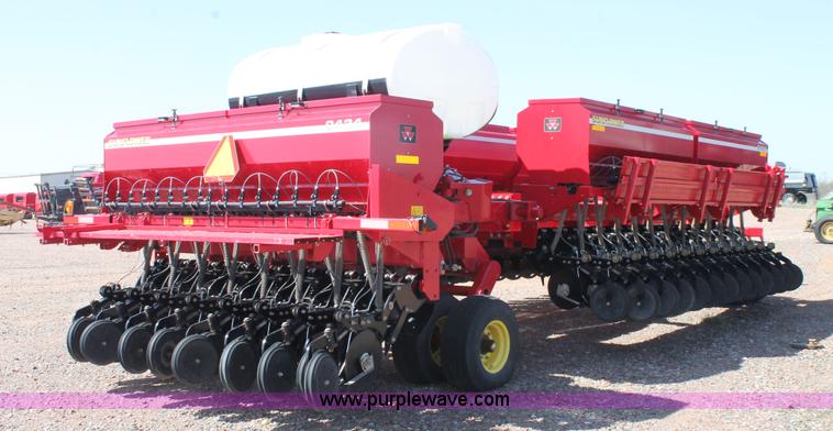 image for item H1558 2009 Sunflower 9434 grain drill