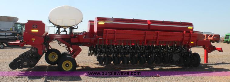 image for item H1558 2009 Sunflower 9434 grain drill
