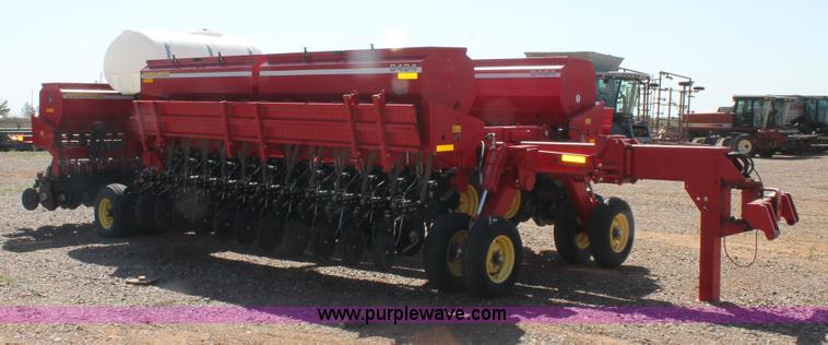 image for item H1558 2009 Sunflower 9434 grain drill