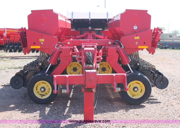 image for item H1558 2009 Sunflower 9434 grain drill