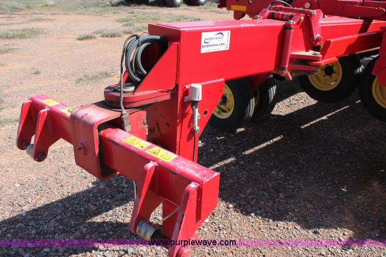 image for item H1558 2009 Sunflower 9434 grain drill