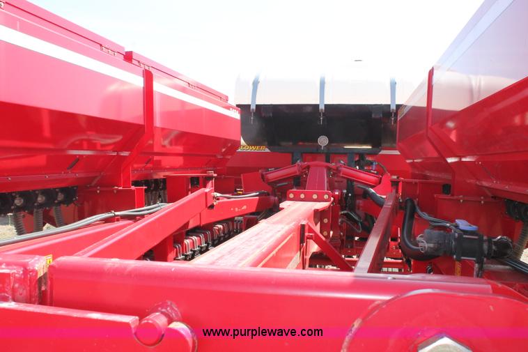 image for item H1558 2009 Sunflower 9434 grain drill