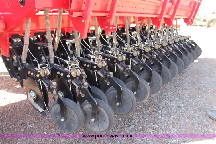 image for item H1558 2009 Sunflower 9434 grain drill