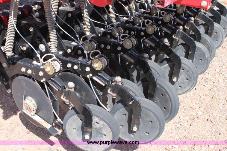 image for item H1558 2009 Sunflower 9434 grain drill