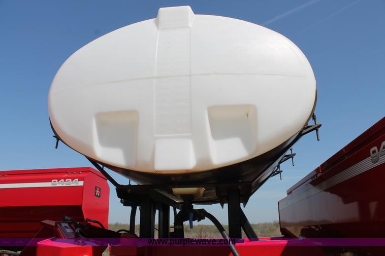 image for item H1558 2009 Sunflower 9434 grain drill