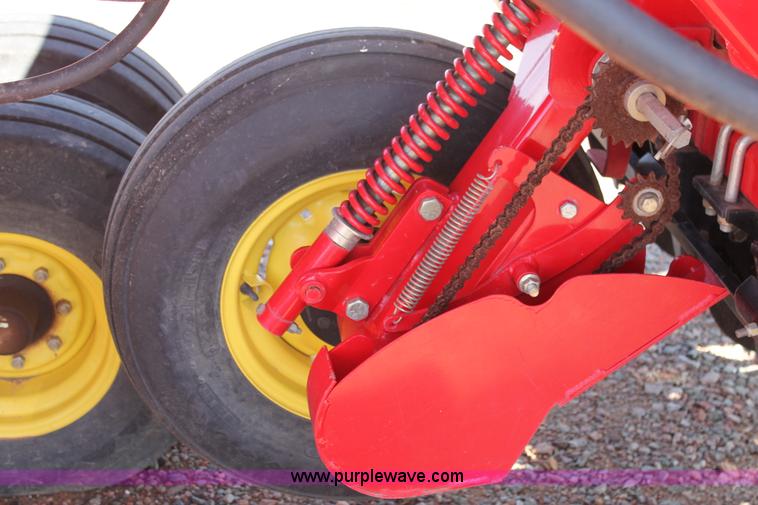 image for item H1558 2009 Sunflower 9434 grain drill