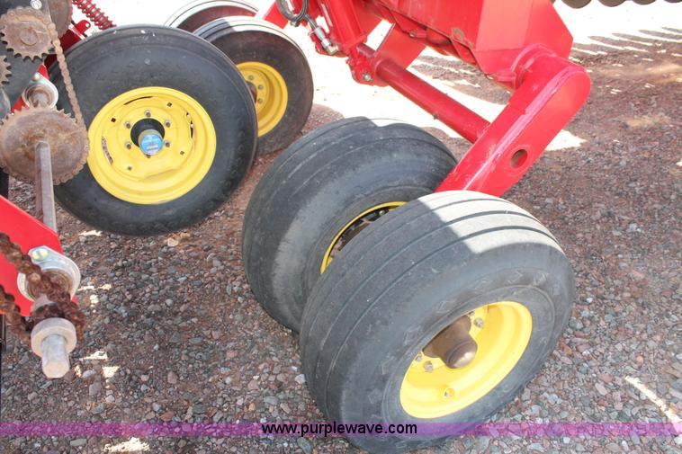 image for item H1558 2009 Sunflower 9434 grain drill