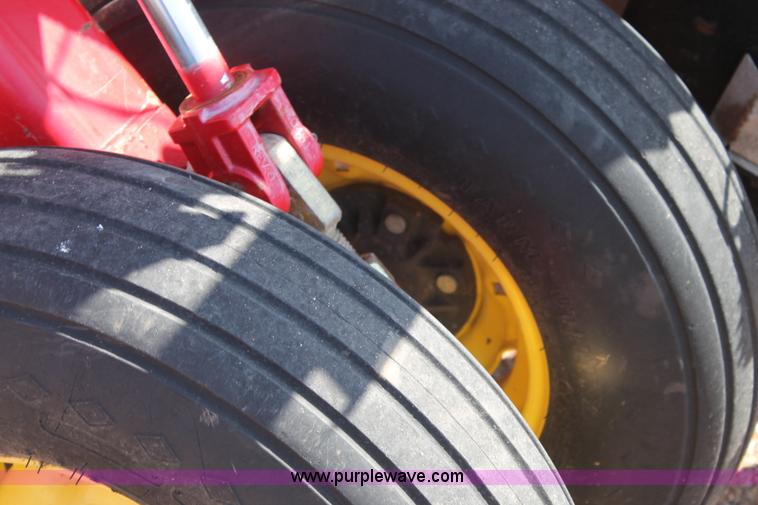 image for item H1558 2009 Sunflower 9434 grain drill