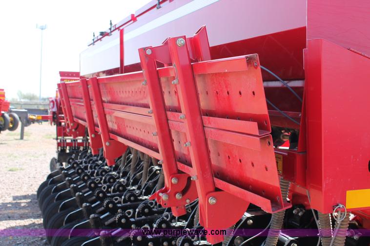 image for item H1558 2009 Sunflower 9434 grain drill