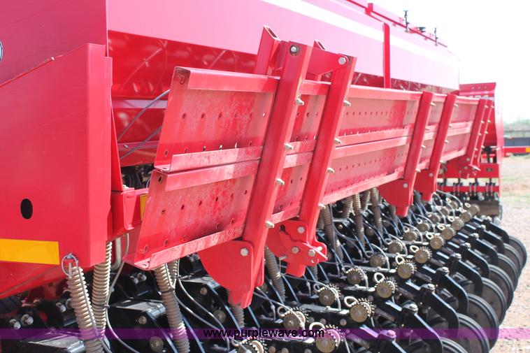 image for item H1558 2009 Sunflower 9434 grain drill