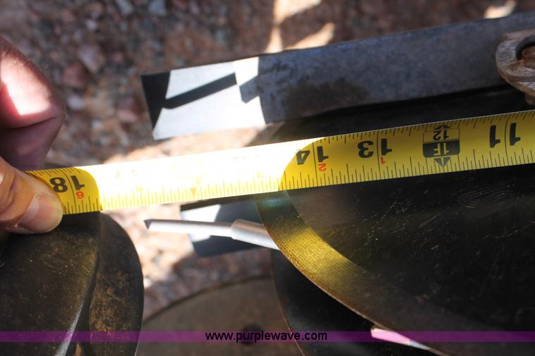 image for item H1558 2009 Sunflower 9434 grain drill