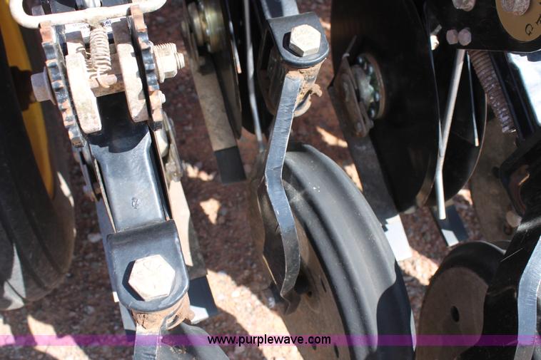 image for item H1558 2009 Sunflower 9434 grain drill