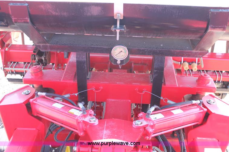 image for item H1558 2009 Sunflower 9434 grain drill