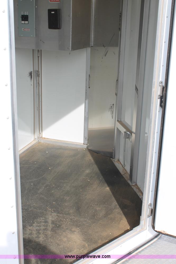 image for item H1577 2013 Sundowner Show livestock trailer