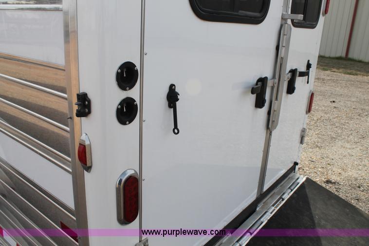 image for item H1577 2013 Sundowner Show livestock trailer