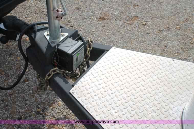 image for item H1577 2013 Sundowner Show livestock trailer