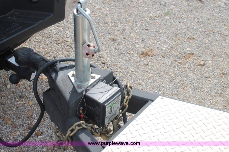 image for item H1577 2013 Sundowner Show livestock trailer