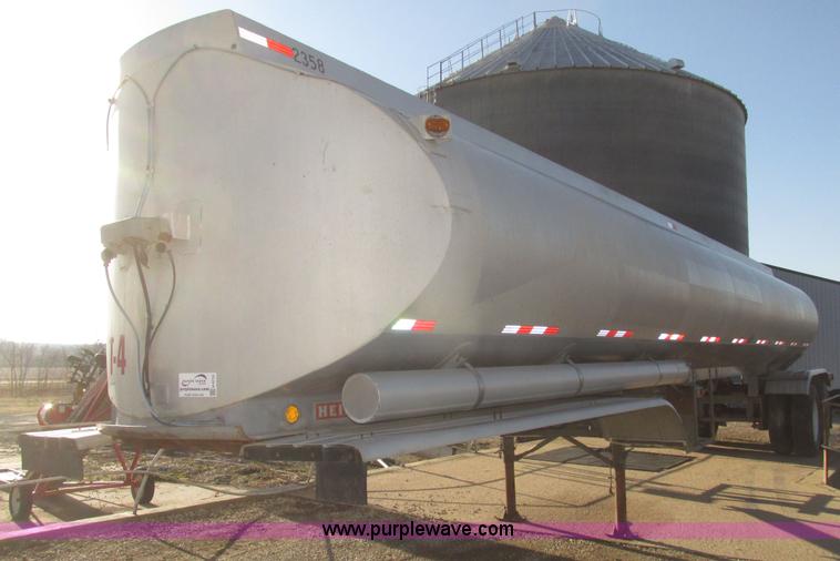image for item H4710 1975 Heil 40' tanker trailer