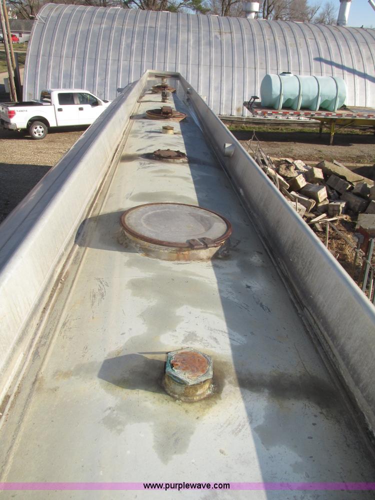 image for item H4710 1975 Heil 40' tanker trailer