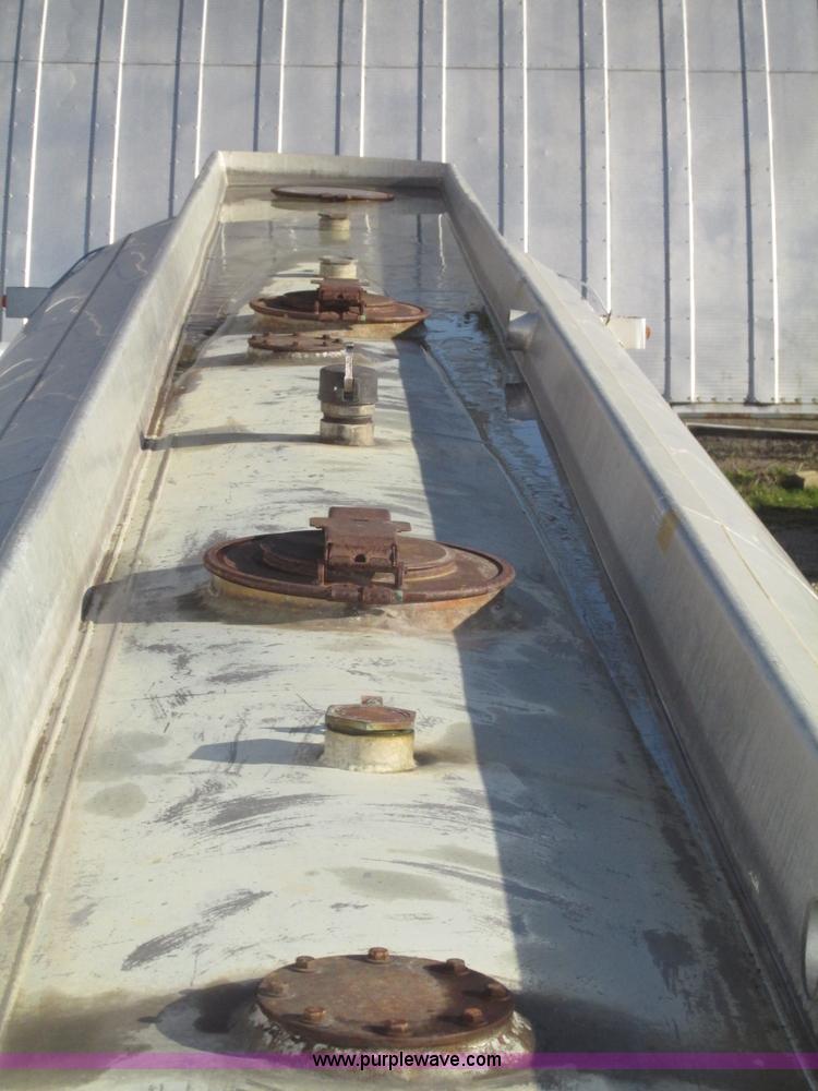 image for item H4710 1975 Heil 40' tanker trailer