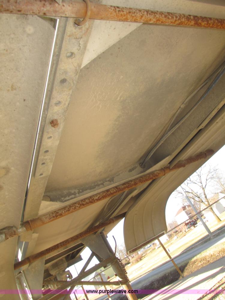 image for item H4710 1975 Heil 40' tanker trailer