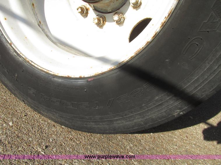 image for item H4710 1975 Heil 40' tanker trailer