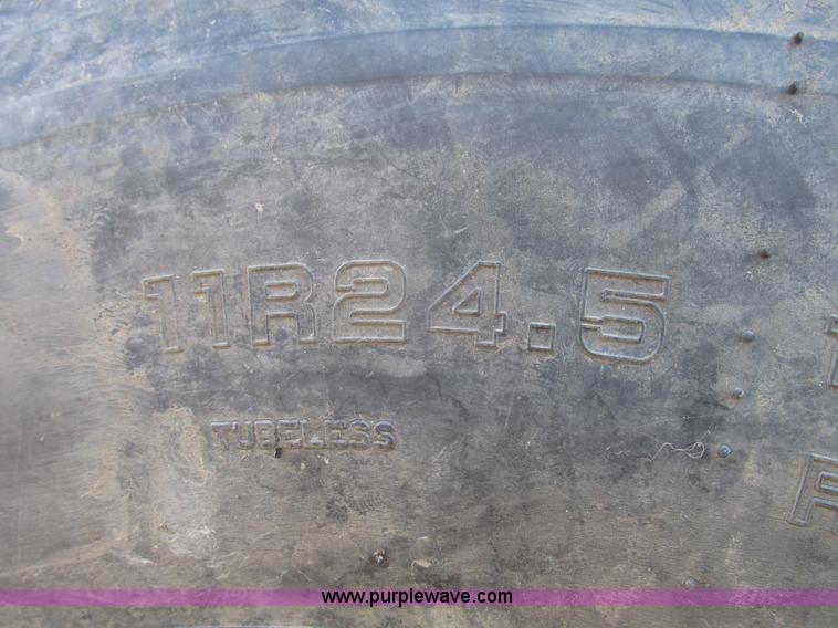 image for item H4710 1975 Heil 40' tanker trailer