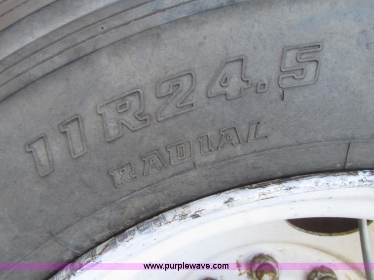 image for item H4710 1975 Heil 40' tanker trailer