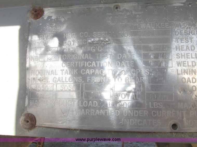 image for item H4710 1975 Heil 40' tanker trailer